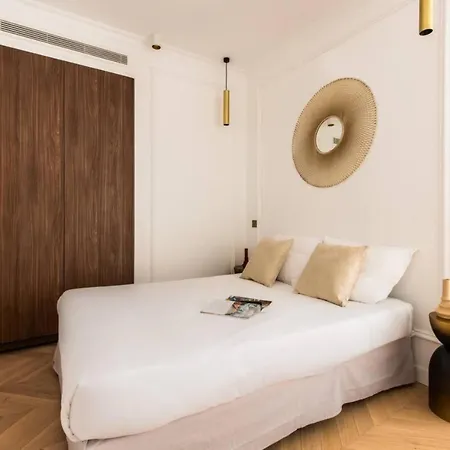 Apartment Central&spacious 2bd For 6 *